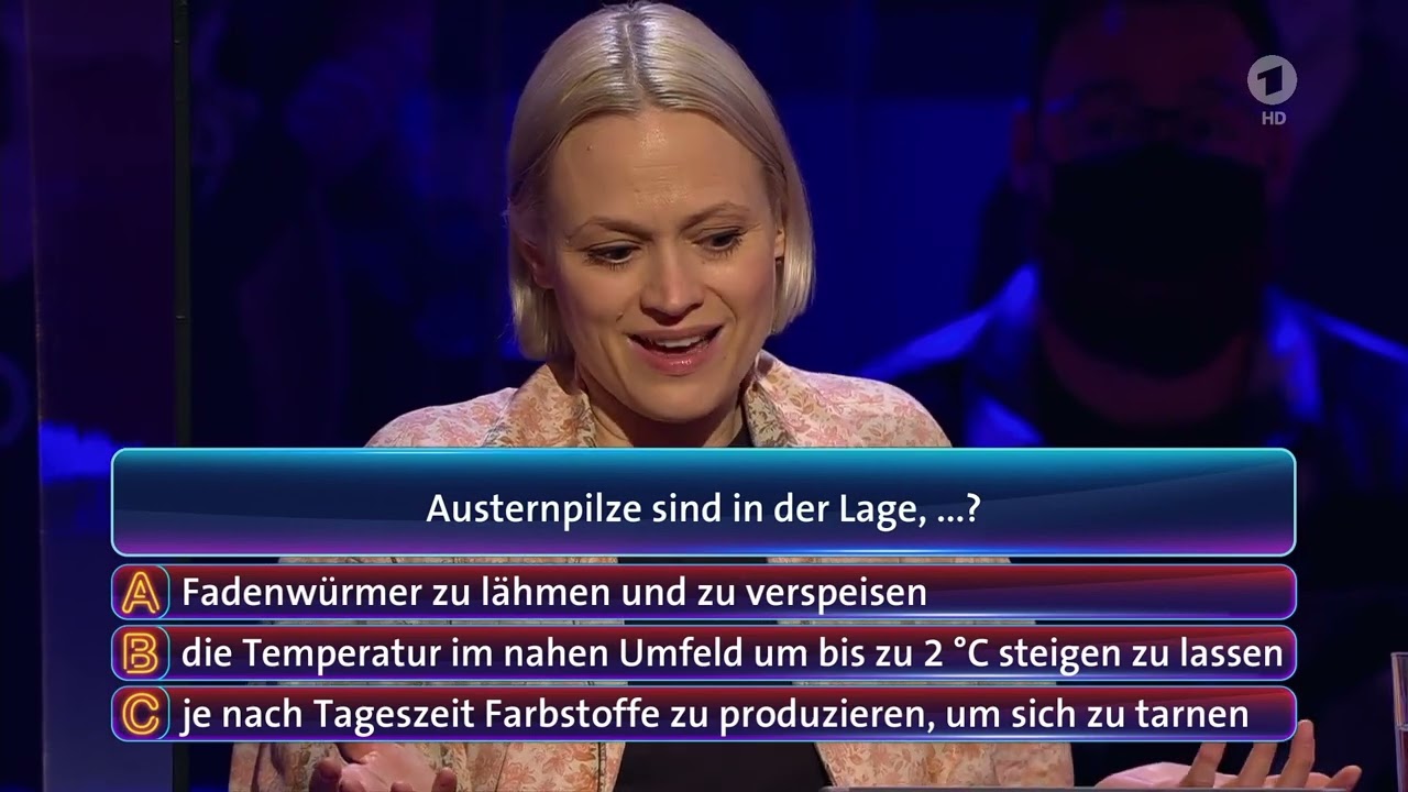 Wer weiß denn sowas? Pina Kühr und Mavie Hörbiger vom 28. März 2022