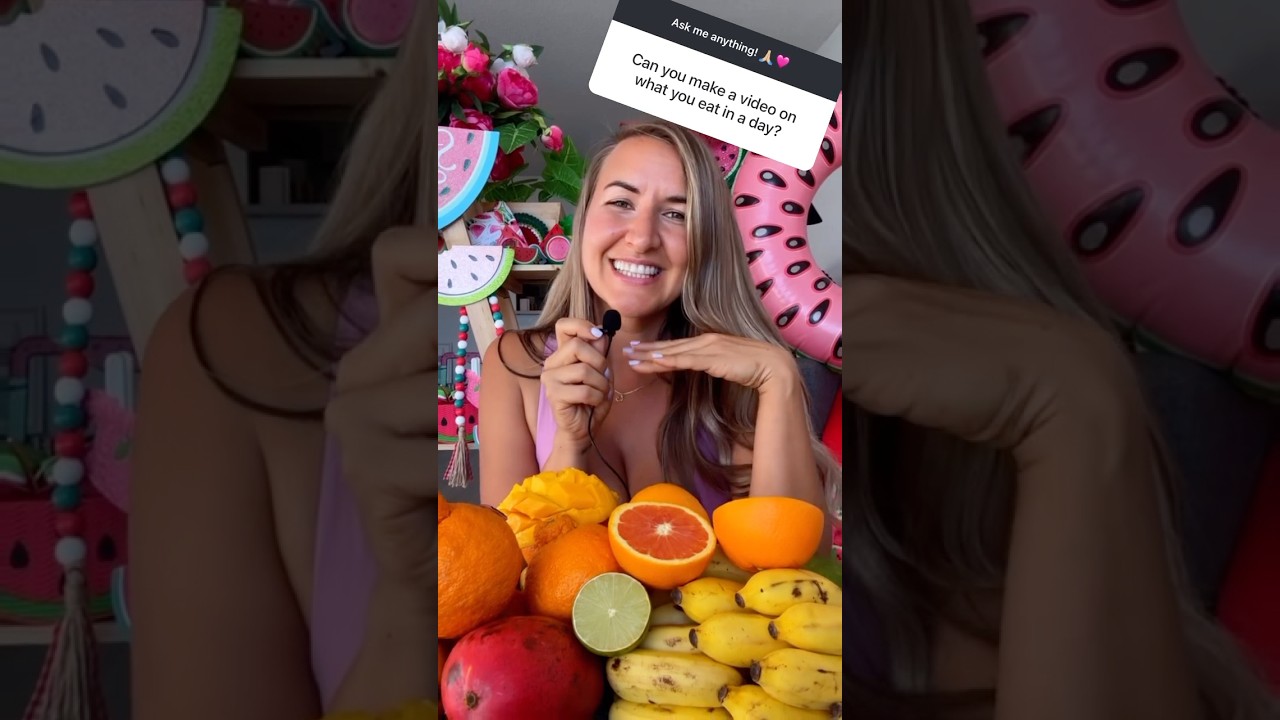 What A 40 Year Old Fruitarian Eats in A Day! #fruitarian