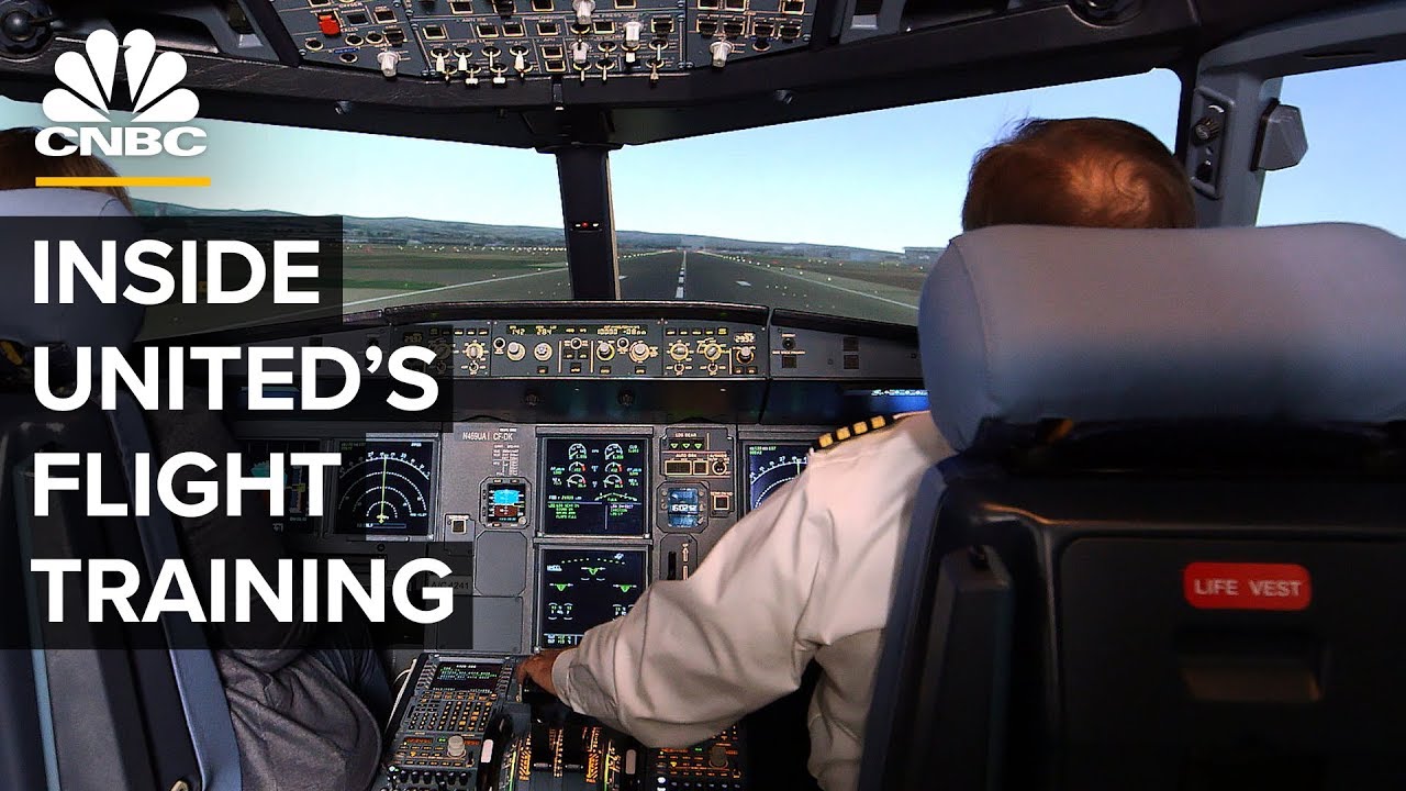 What It Takes To Become A Pilot — inside United's Simulator