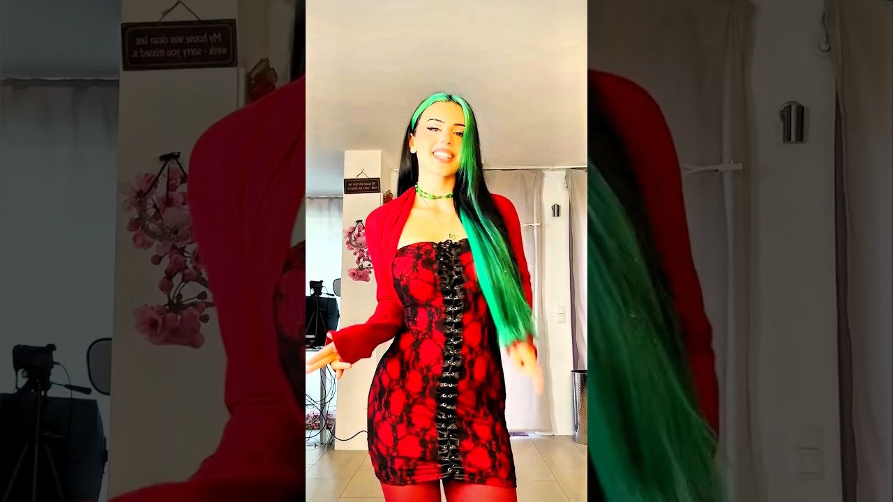 What's your favorite color 🖤🤓💚 #dance #trendingshorts #dilaraa #10million #outfit #viralshort #red