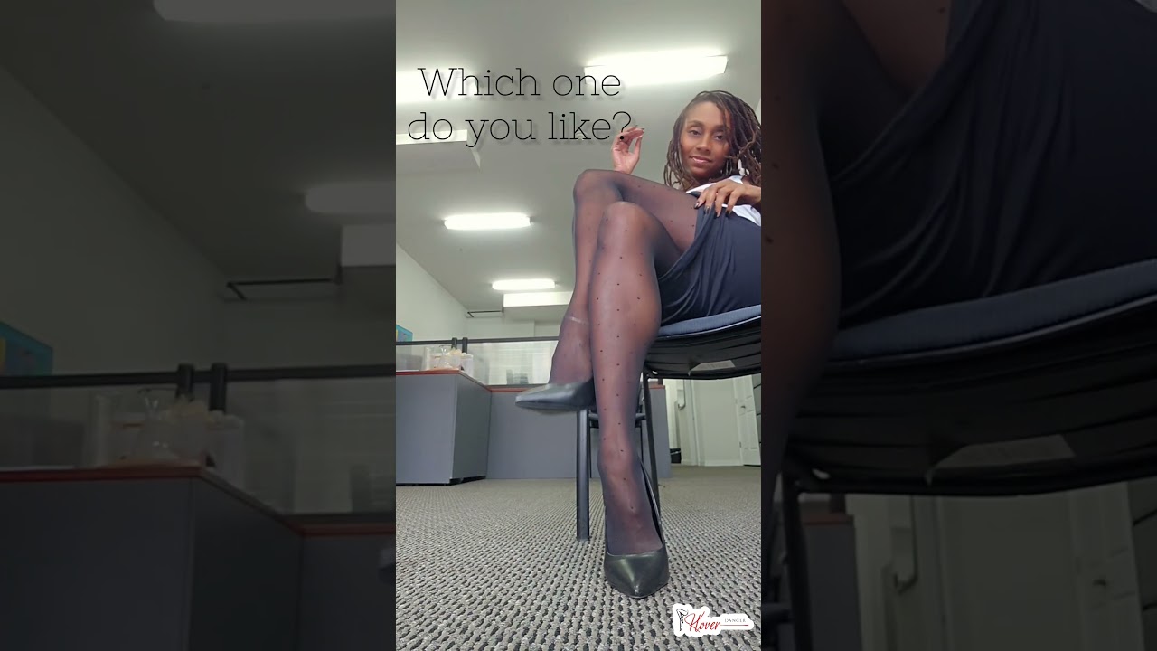 What's your favorite type of shoeplay? What did I miss? #nylons #shoeplay