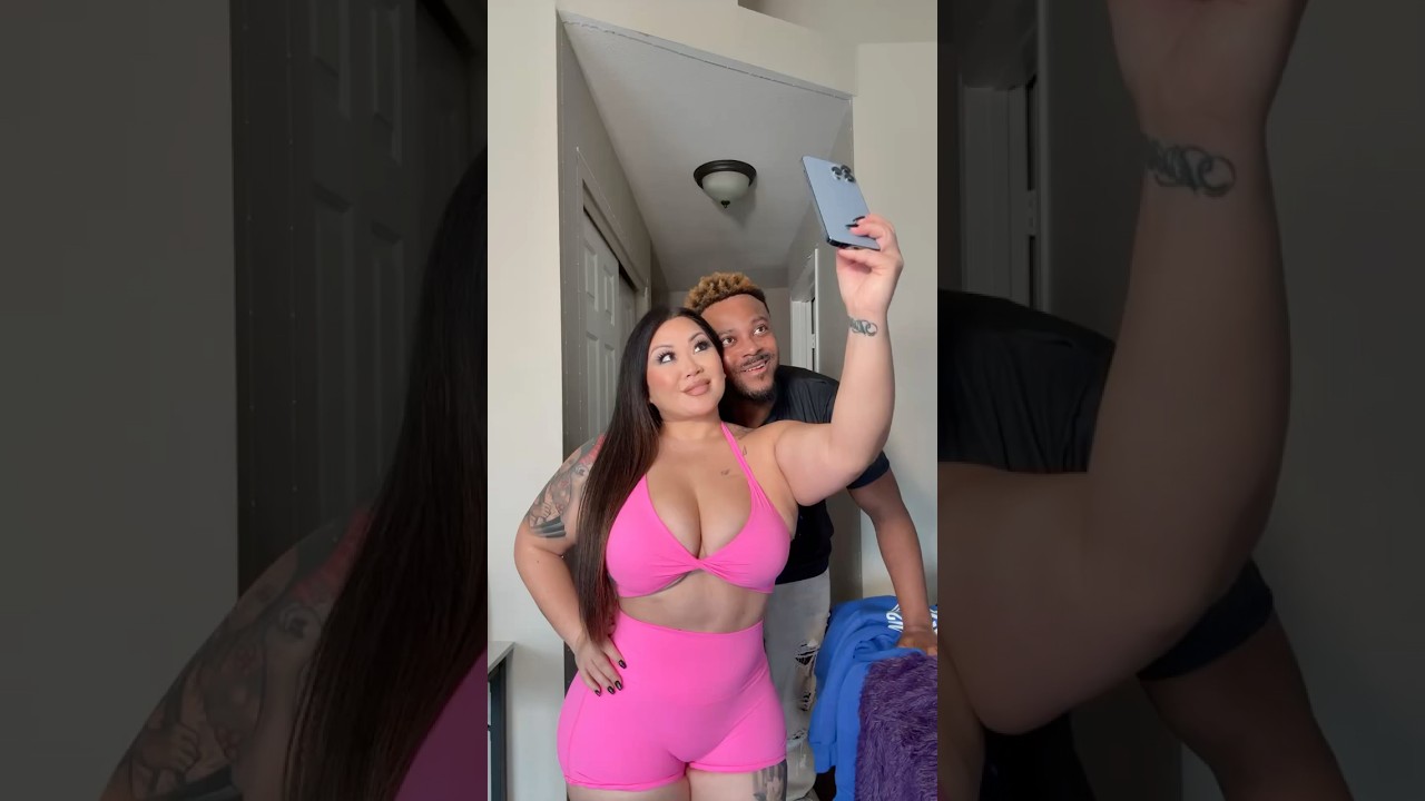 When she try to hides you from her BADDIE FRIENDS!! @tokyoleigh @FinnysPlayhouse