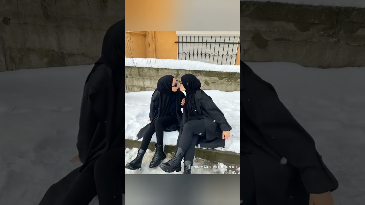 while it's snowing  🥵❤️ #hijab #lgbt #küssen #kiss