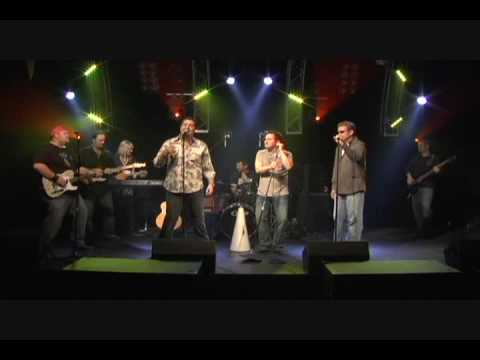 Whiteacre sings 