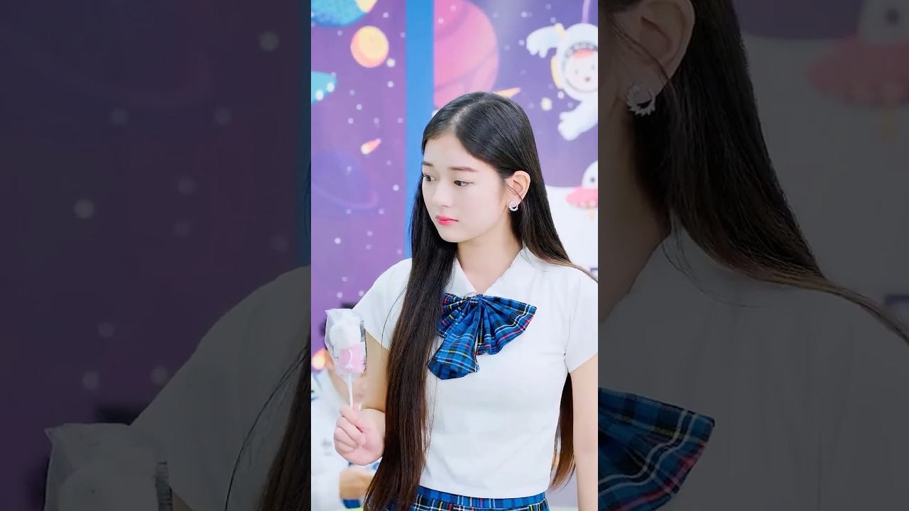 “Who Gave This Lollipop?!” 🍬🤷‍♀️ #linhchihihi #messyclassroom  #schoolcrush