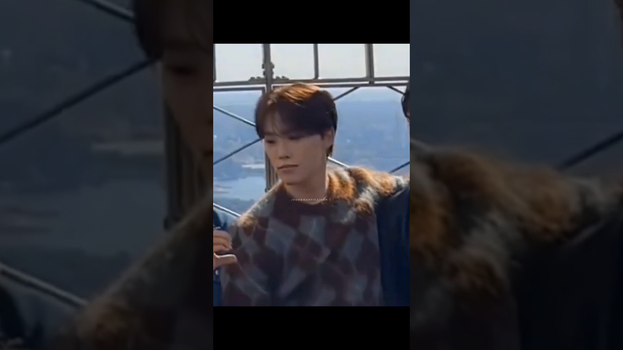 why did dino start glitching 😭 #joshua #mingyu #dino #seventeen #svt #세븐틴 #carat