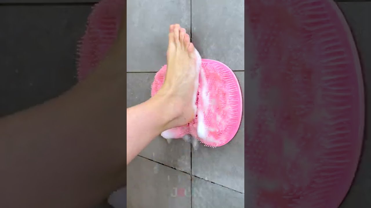 WILL THIS TICKLE? 🤔🦶 | Smart showering gadget to keep your back, feet and body squeaky clean #shorts