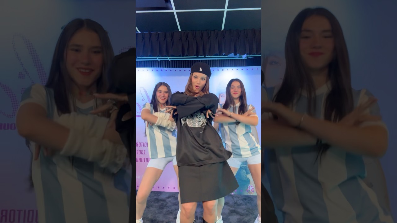 With a queen 🇦🇷👑🧊 #emilia #blackout #twins #argentina #arayfer #trend