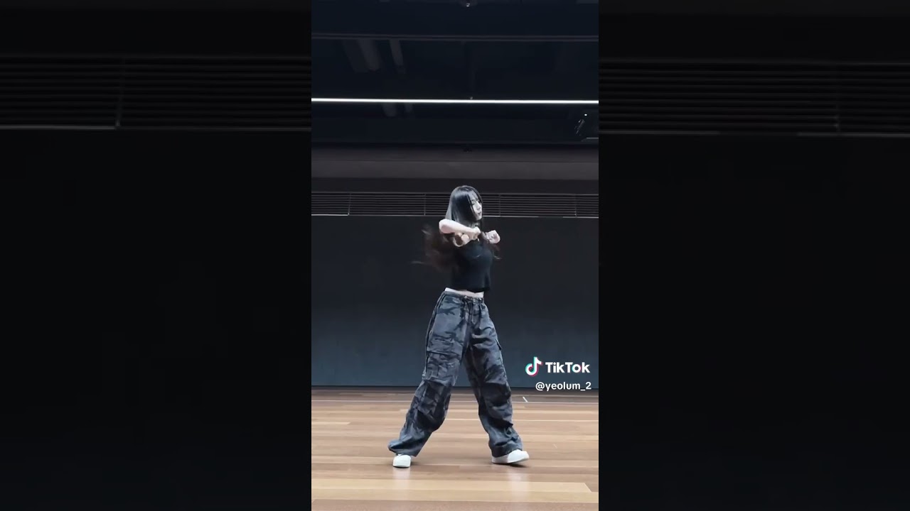 [WJSN/YEOREUM TIKTOK] YEOREUM DOING JENNIE 