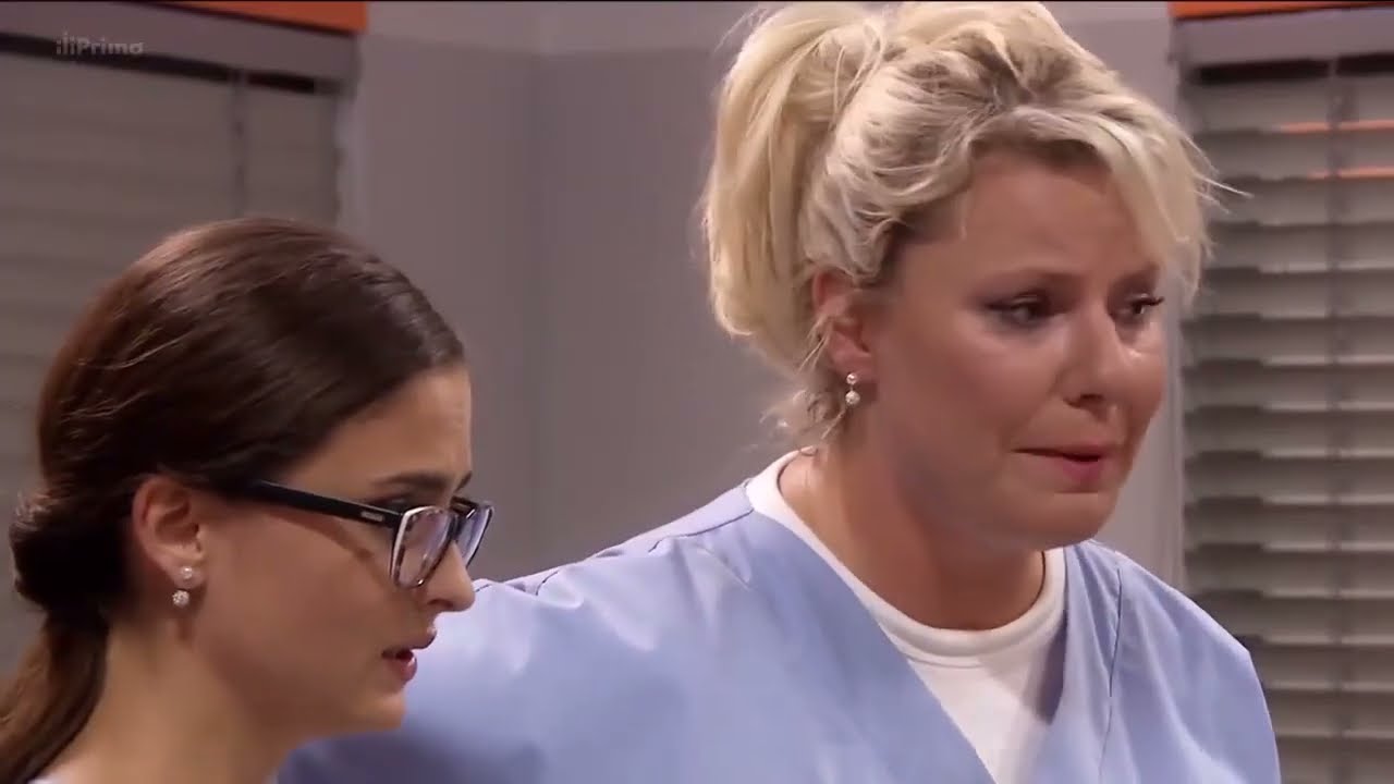 woman cpr defib 2