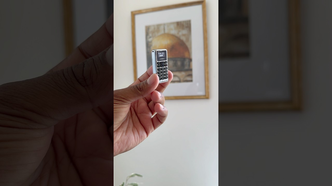 Worlds Smallest Functional Phone: Zanco TINY T1