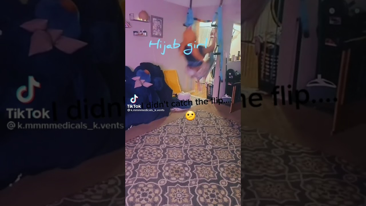 WoW Hijab girl home alone and doing Tik Tok.