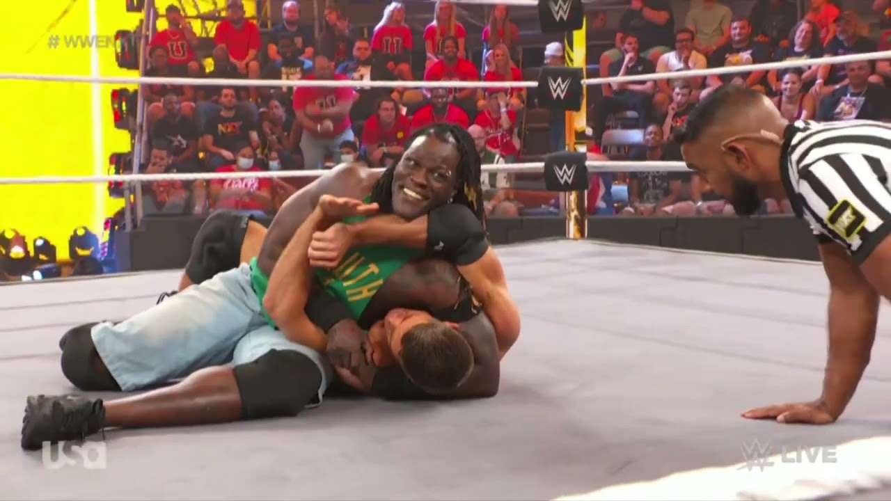 WWE NXT R TRUTH VS GRAYSON WALLER 11/01/22