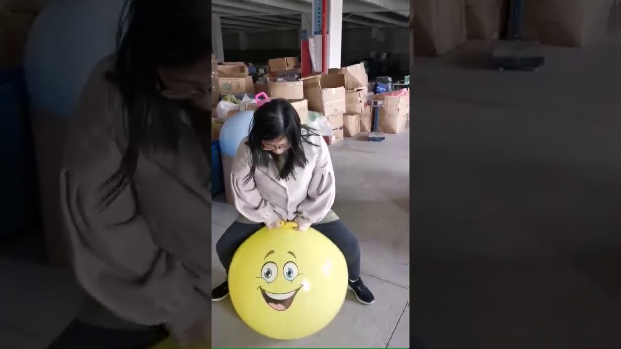 XXL bouncy ball bouncing