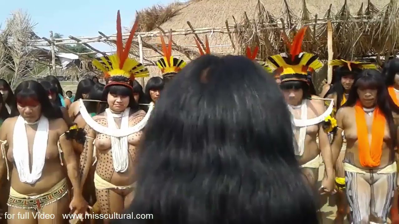 Yawalabiti people near the Xingu river