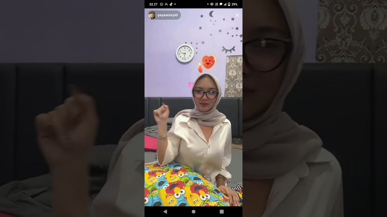 Yayaarasyid live buka baju