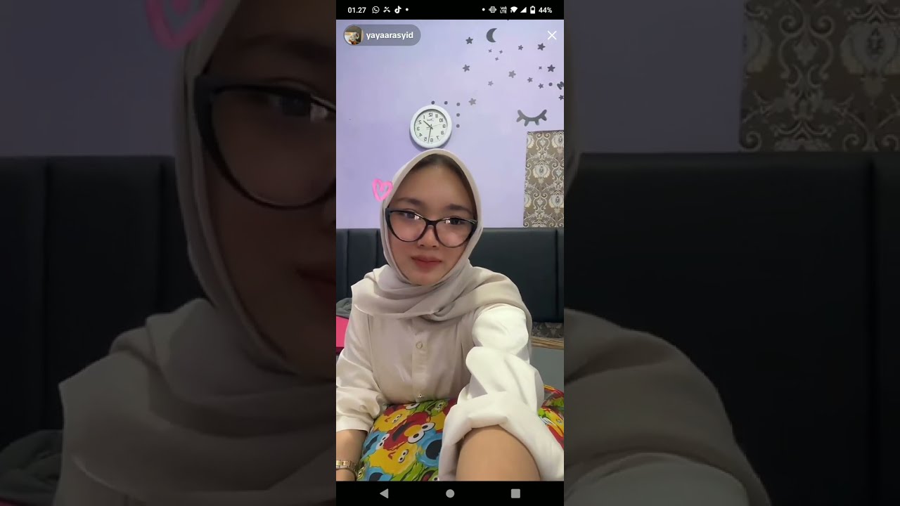 Yayaarasyid live unbuttons shirt