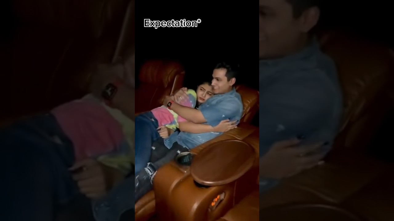 yeh kya ho gya mere sath theater mai (epic reaction☠️) #shorts #couple