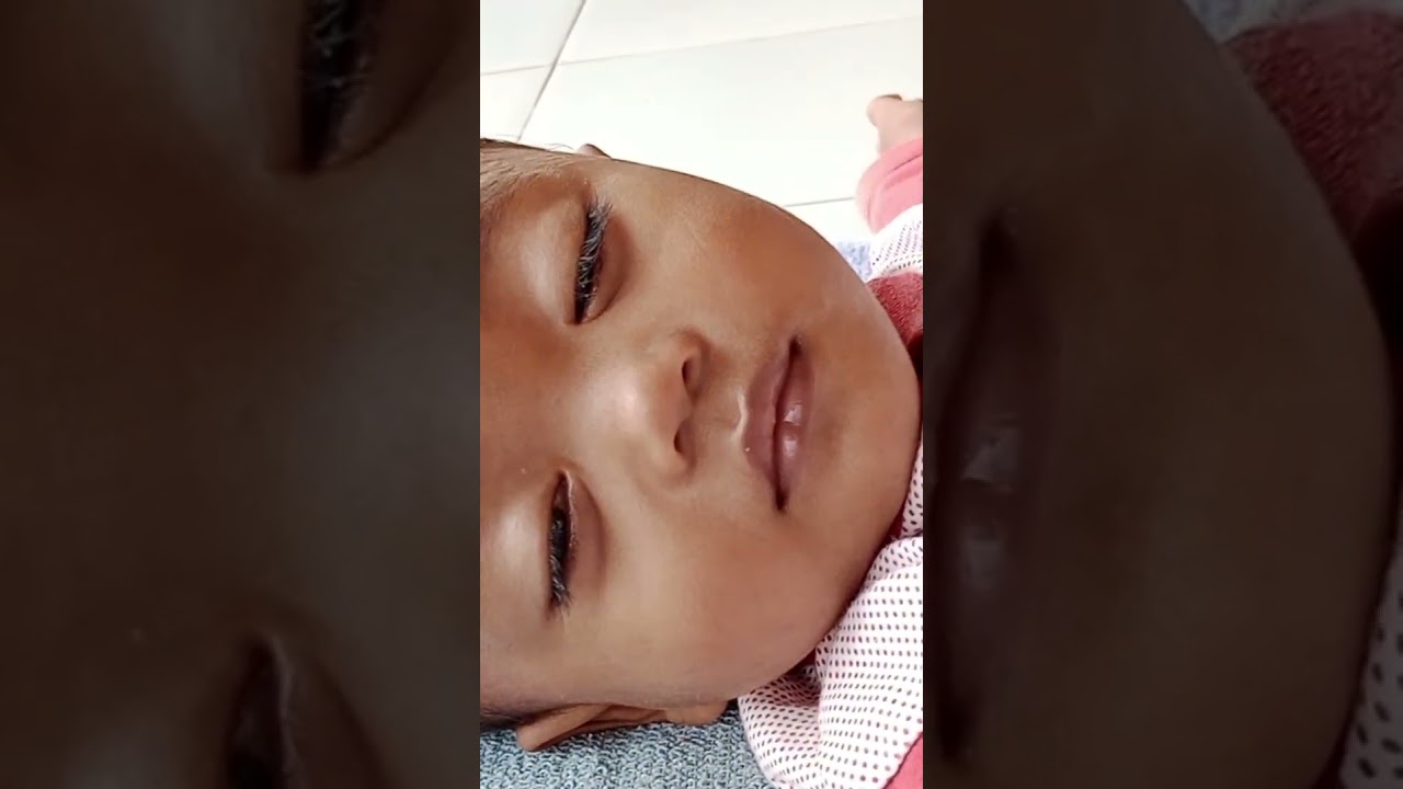 yg tidurya suka manjat2, tidur di atas badan sambil nenen, udah belajar ngibuli org tua nih.....