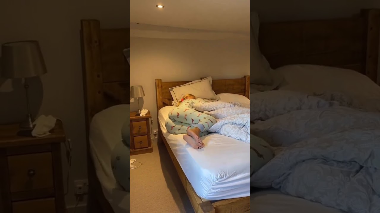 YOGA GIRL IN THE BED #girl #body #gym #yoga #yogagirl