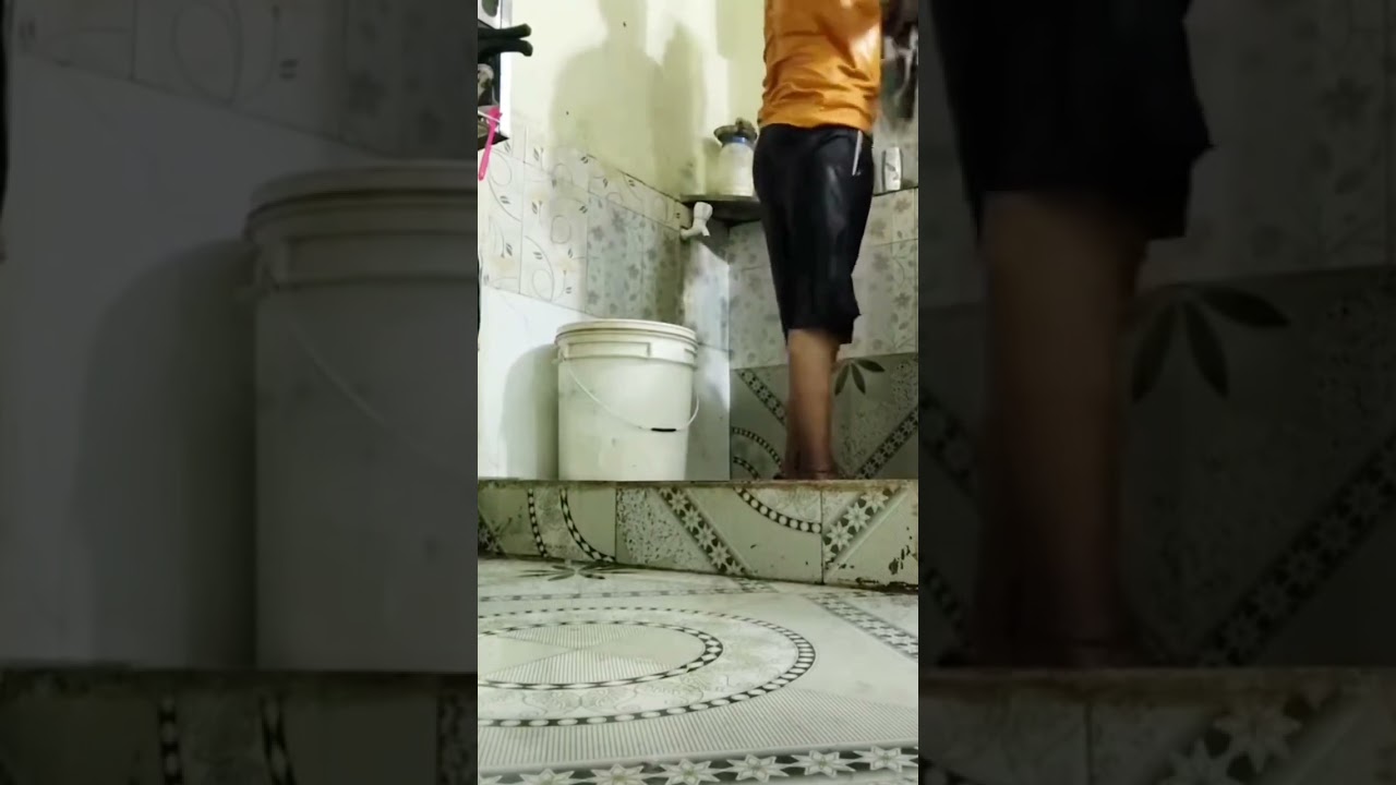 Young girl bath in bathroom 😱😱😱!! Indian Desi girl bath in home !!