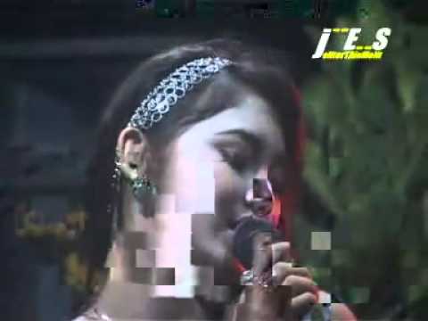 YouTube - Dangdut Blantika-Mela Anjani-Bunga Hati.DAT.flv