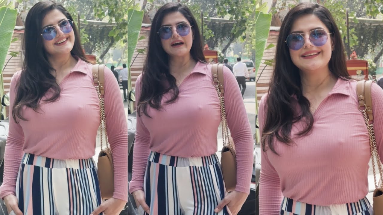 Zareen Khan Spotted At Outside Restaurant At Bandra♥️😍🔥