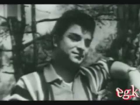 Zeki Müren - Bir Yangının Külünü ( Orjinal Klip )