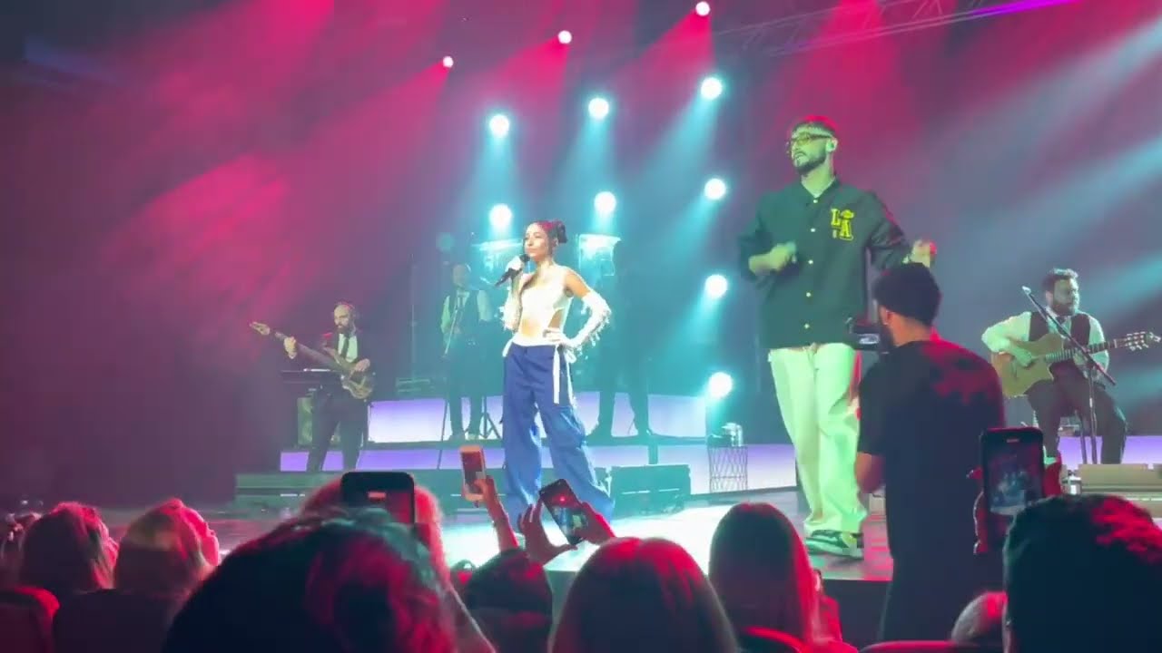 Zeynep Bastık Ft. Sefo - Toz Duman | Canlı Performans @musicfrekans