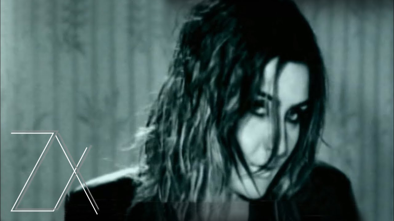 Zülfiyyə Xanbabayeva - Qəlbinə Yol (Rəsmi Musiqi Videosu)